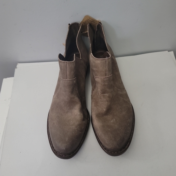 Born Kerri Distressed Leather Booties - Picture 4 of 8